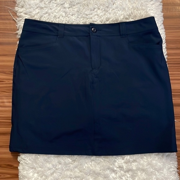 EDDIE Bauer NWOT Navy Skort Size 12 - Picture 1 of 9
